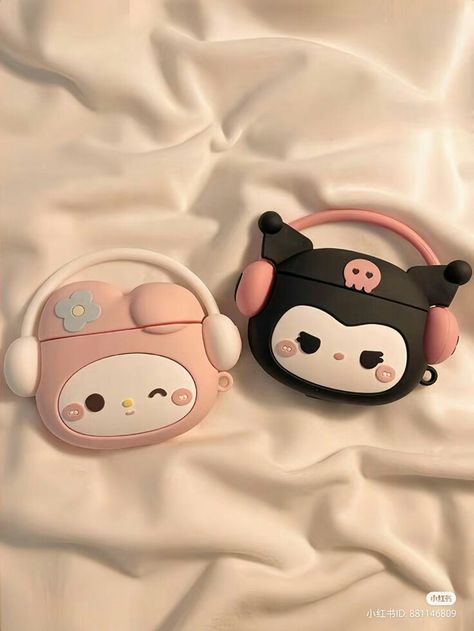 Memory koromi Airpods 2nd Gen, Airpods Pro 2 Case, Cute Airpods, Apple Ipad Accessories, Cute Headphones, Friends Cute, Black Kitty, Hello Kitty And Friends, Girly Phone Cases