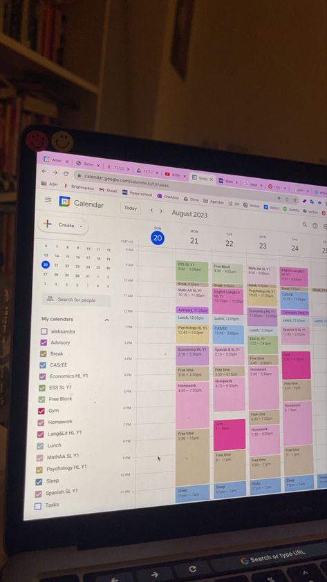 School Calendar Aesthetic, Staples Better Binder, University Notes Ideas, Student Organization College, Productive Studying Aesthetic, College Planner Aesthetic, Back To School College Aesthetic, Organized Schedule Aesthetic, 5 Year Plan Aesthetic