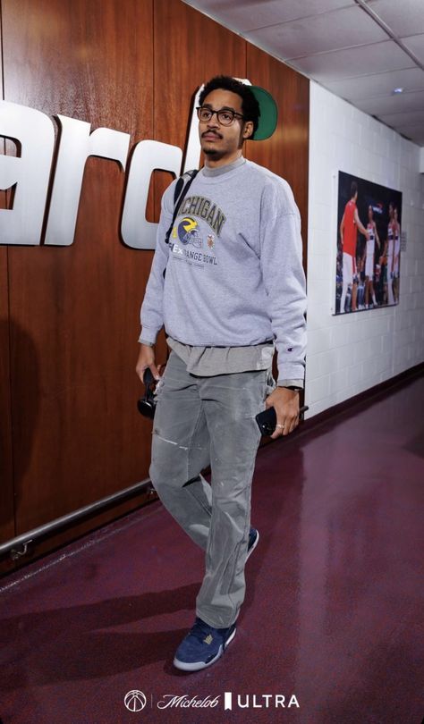 Jordan Poole Fashion, Jordan Poole Outfit, Athletes Outfits, Nba Fits, Jordan Poole, Camilla Mendes, Young Mens Fashion, Sports Outfits, Streetwear Outfit Ideas