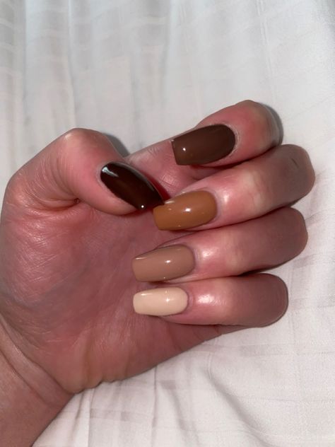 Different Brown Shades Nails, Multi Colored Nails Brown, Brown Nails Different Shades, Multi Color Brown Nails, Coffee Nails Color, Multi Colored Brown Nails, Brown Nails Multicolor, Shades Of Brown Nails Acrylic, Coffee Manicure