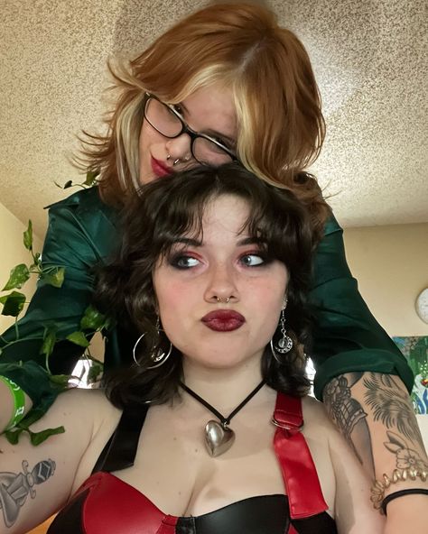 Poison Ivy and Harley Quinn? Nah, leaf and clown. Poison Ivy Duo Costume, Couples Costumes Poison Ivy, Harley And Ivy Costume, Harley Quinn And Ivy Costumes, Harley Quinn And Poison Ivy Costume, Posion Ivy And Harley Quinn Halloween Costumes, Wlw Costumes, Harley Quinn And The Joker Costume Bff, Wlw Halloween