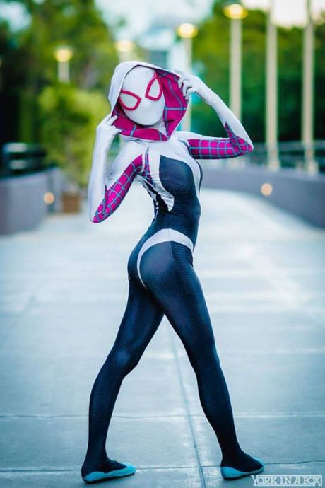 Spider-Gwen Espero que n tenha teia no lugarzinho dá felicidade Spiderwoman Marvel, Spider Gwen Cosplay, Fallout Cosplay, Belle Cosplay, Seluar Ketat, New Profile, Spider Girl, Marvel Cosplay, Spider Gwen