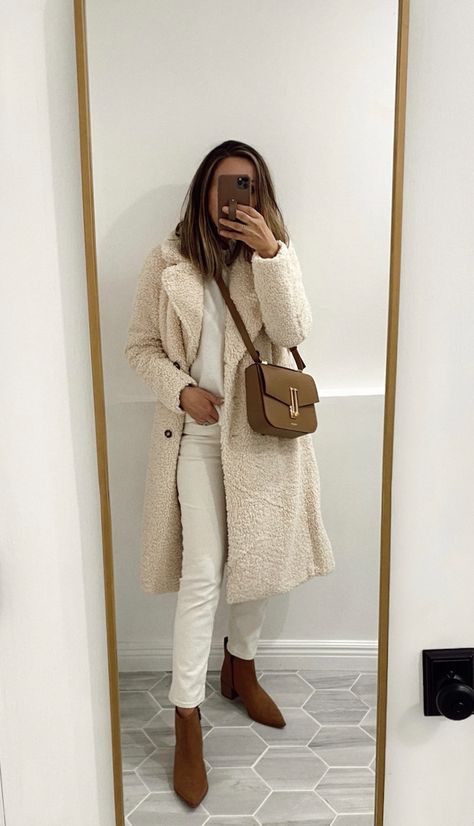 White Teddy Coat Outfit, Outfits December, White Teddy Coat, Teddy Coat Outfit, Puffer Coat Outfit, Coat Outfit Ideas, Fashion Week Aesthetic, Fashion Designer Aesthetics, Clothing Aesthetics