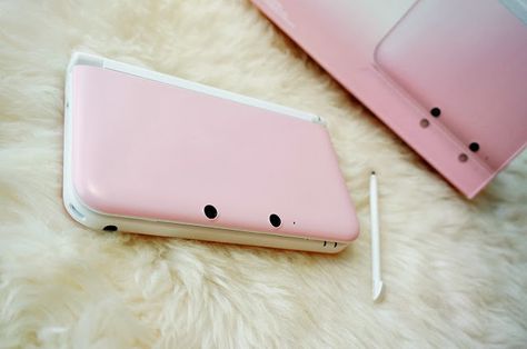 NINTENDO 3DS XL in Pastel Pink Pink 3ds, Pink Nintendo, Don King, Capas Samsung, New 3ds, Nintendo 2ds, Nintendo 3ds Xl, Retro Gadgets, Nintendo Switch Accessories