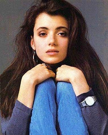 Mia Sara Sloan Peterson, Sloane Peterson, Mia Sara, Ferris Bueller’s Day Off, Phoebe Cates, 80s Hair, Iconic Movies, Doja Cat, American Actress