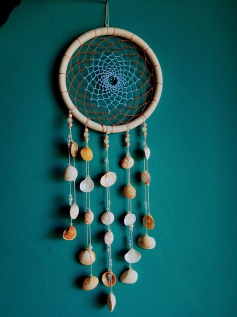 Shell Dream Catcher, Dream Catcher Decor, Sea Shell Art, Seashell Art, Beach Crafts, Shell Art, Shell Crafts, Diy Wall Art, Sea Shell