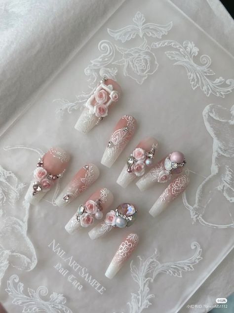 🦋𝒞𝓇ℯ𝒹𝒾𝓉𝓈 𝓉ℴ ℴ𝓌𝓃ℯ𝓇🦋 Diy Rhinestone Nails, Rave Nails, 3d Nail Art Designs, 3d Flower Nails, Fake Nails Designs, Vintage Nails, Blush Nails, Pretty Gel Nails, Really Cute Nails