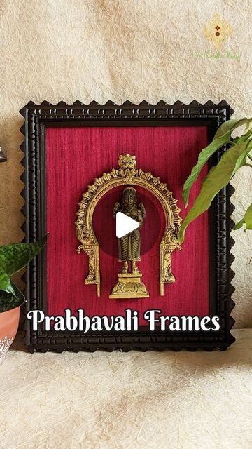 Prabhavali Decor, Prabhavali Frame, Traditional Wall Decor, Woodworking Videos, Wooden Crafts, Diy Wood Projects, Blogger Themes, Carved Wood, Raw Silk