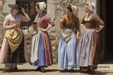 18th Century Common Dress, 18th Century Commoner, 18th Century Lower Class Fashion, 18th Century Reenactment, Mid 1700s Fashion, 18th Century Working Class Clothing, 18th Century Working Woman, England Costume, Colonial Dresses