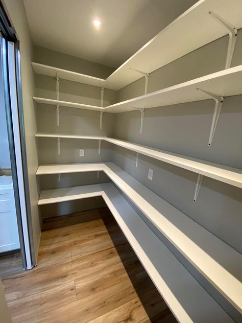 Inside idea of pantry remodel. Use pantry shelves we have and add to it. Ugradbeni Ormari, L Shaped Pantry, Pantry Closet Design, Farmhouse Pantry, Pantry Shelves, Pantry Remodel, Bedroom Cupboard, Pantry Kitchen, Pantry Shelving