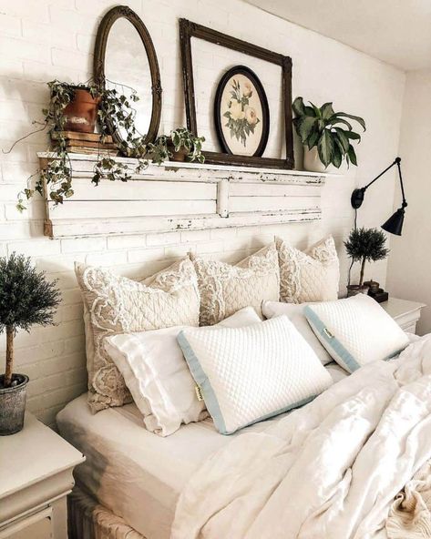 Vintage Farmhouse Bedroom, Rustic Farmhouse Bedroom, Rustic Bedroom Design, Decorating Bedroom, Rustic Bedroom Decor, Hunting Cabin, Interior Vintage, Cozy Spaces, General Ideas