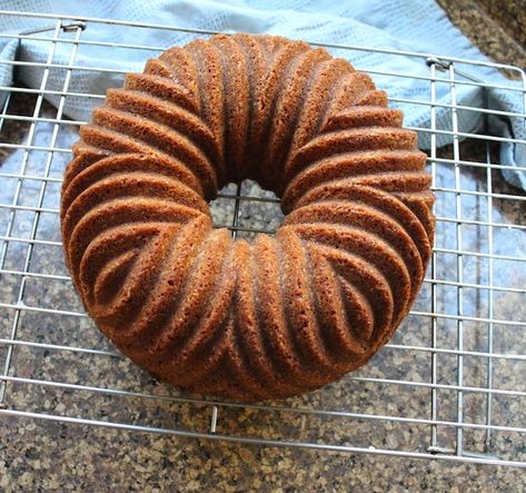 Butter Bundt Cake, Nordic Ware Bundt Pan, Marble Cakes, Bundt Cake Recipes, Speculoos Cookie Butter, Kek Lapis, German Baking, Biscoff Cookie Butter, Mini Bundt Cakes