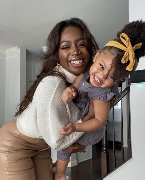 Mixed Family Aesthetic, Mommy Baby Pictures, Mommy Daughter Pictures, Mix Baby Girl, Black Motherhood, Mommy And Baby Pictures, Mommy Moments, Moms Goals, Future Mommy