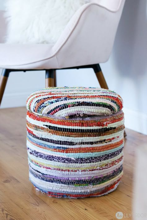 With so many ottoman ideas out there, I fell in love with this bucket up-cycle idea. Foot Stool With Storage, Diy Footstool With Storage, Diy Ottoman With Storage, Foot Stools Diy, Diy Pouf Ottoman, Foot Stool Ideas, Pouf Ottoman Diy, Diy Footstool, Footstool With Storage