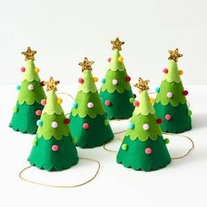 Felt Christmas Tree Party Hats Glitter Christmas Trees, Christmas Party Hats Diy, Advent Family, Christmas Tree Party, Christmas Party Hats, Felt Kids, Christmas Tree Hat, Tj Max, Paper Christmas Decorations