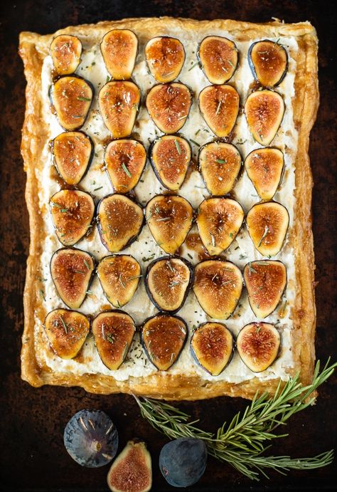 FRESH FIG AND RICOTTA DESSERT TART Fig And Ricotta, Fig Pie, Philo Dough, Ricotta Dessert, Fig Tart, Cheesecake Recipes Classic, Puff Pastry Tart, Ricotta Recipes, Fig Recipes