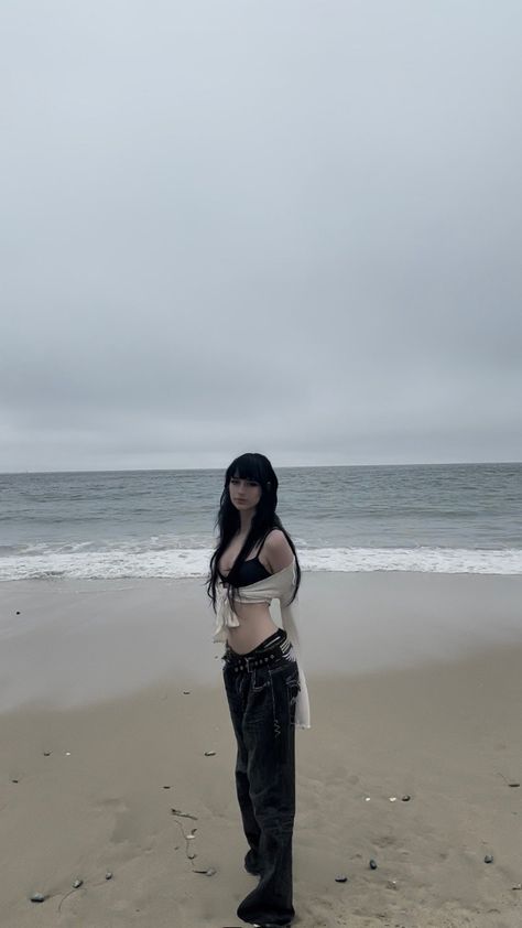 cloudy beach Cloudy Day Aesthetic Outfit, Emo Vacation Outfits, Edgy Beach Aesthetic, Grunge Beach Outfit Summer, Grunge Beach Pics, Punk Beach Outfit, Dark Beach Outfit, Emo Beach Aesthetic, Gothic Beach Aesthetic