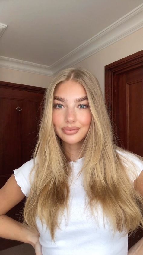 Jess Hunt on Instagram: “I’ve finally filmed my updated everyday make up routine! It’s super quick and easy!! I hope you guys enjoy ❤️ Products I use are affiliate…” Jess Hunt Hair, Jess Hunt, I Am Beautiful, Blonde Hair Looks, Glamour Makeup, Platinum Blonde, Everyday Makeup, Dream Hair, Hair Inspo Color