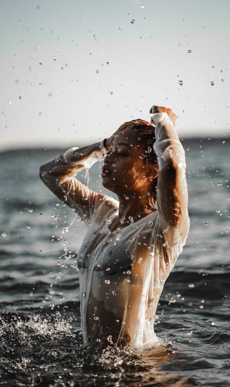 woman in white dress in water photo – Free Water Image on Unsplash Strand Shoot, Photo Glamour, Art Plage, Lake Photoshoot, Water Shoot, Girl In Water, Shotting Photo, Photographie Portrait Inspiration, Beach Photography Poses