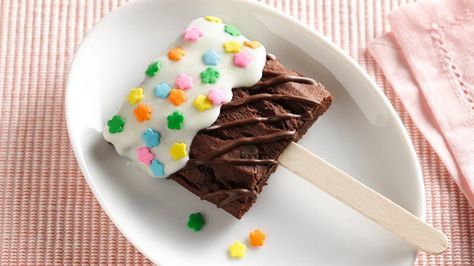 cooking recipes, family recipes, food recipes, recipes, baking recipes, cooking tips, baking tips Brownie Pops Recipe, Quick Easy Brownies, Sprinkle Brownies, Classic Chocolate Fudge, Decorated Brownies, Dessert Hacks, Brownie Pops, Pillsbury Recipes, Brownies Recipe Easy