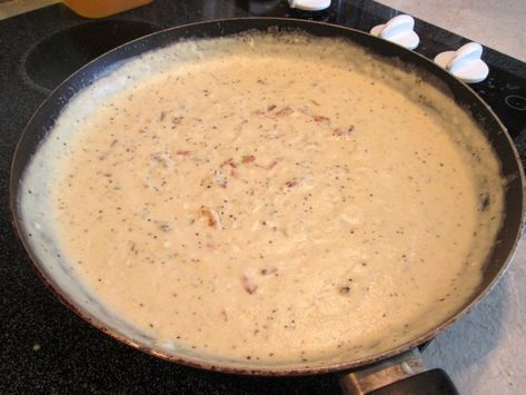 Recipes With Bacon Grease, Gravy With Bacon Grease, Country Gravy Recipe, Breakfast Gravy, Sos Recipe, Egg Gravy, Recipes With Bacon, Bacon Gravy, Easy Gravy Recipe