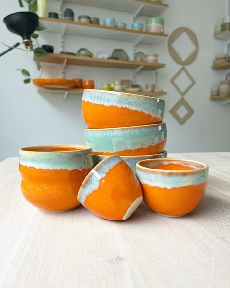 Lea Starke on Instagram: "tangerine 🍊what a fresh and yummi glaze. too bad its a little sassy. I am always scared when it comes to glazing pieces in this glaze combo… • • • • • • • #pottery #cup #potteryglaze #glazing #glazingceramics #potterylove #potterystudio #potteryforall #piringkeramik #keramik #wheelthrown #wheelthrowing #ihavethisthingwithceramics #potterywheel #potteryart #artist #ceramicart #ceramica #ceramicstudio #töpfern #töpferei #handmadepottery" Orange Pottery Glazes, Pottery Painting Rainbow, Pottery Glaze Ideas, Orange Pottery, Spectrum Glazes, Glazing Pottery, Yellow Pottery, Small Ceramic Bowl, Glaze Pottery