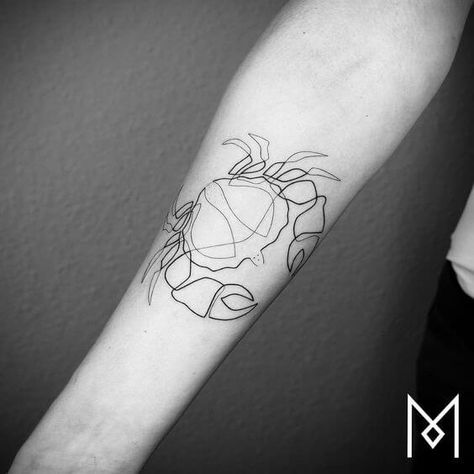 Tattoo Crab, Symbol Tattoo Ideas, Mo Ganji, Mama Tattoo, Crab Tattoo, One Line Tattoo, Tattoos Inspo, Astrology Tattoo, Horoscope Tattoos