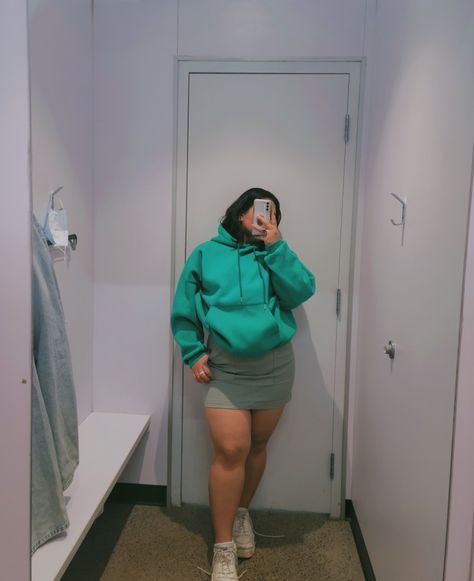 Oversized Hoodie Outfit Plus Size, Plus Size Platform Shoes Outfit, Mini Skirt And Hoodie Outfit, Oversized Hoodie And Skirt Outfit, Outfits With Platform Shoes, Plus Size Mini Skirt Outfit, Hoodie With Skirt, White Mini Skirt Outfit, Platform Shoes Outfit