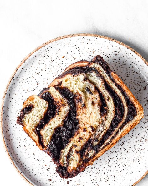 Cinnamon Babka, Babka Recipe, Jewish Holiday Recipes, Cocoa Brownies, Swirl Bread, Chocolate Babka, Warm Chocolate, Brownie Batter, Bread Box