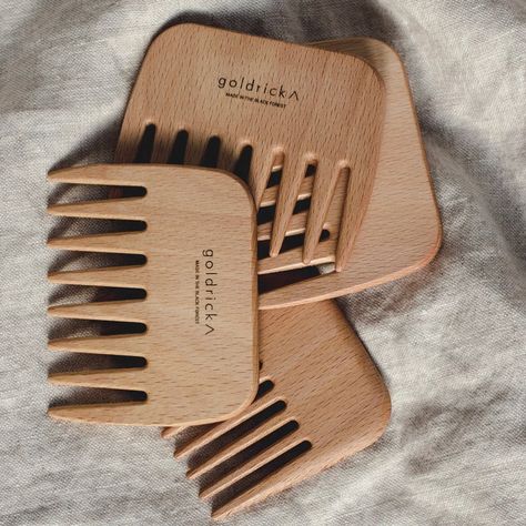 Our plastic-free wooden hair comb is the perfect alternative to plastic combs. Ethically handcrafted in a small family owned brushworks in the Black Forest of Germany. Established over 140 years ago they are one of the last remaining artisanal brush house factories in Germany. Using natural, sustainable and ethically sourced materials they combine artisanal craft with beautiful design and perfect functionality. Dog Marketing, Wood Comb, Wireless Dog Fence, Wooden Brush, Dog Best Friend, Wooden Comb, Scrap Wood Projects, Training Collar, Dog Training Collar