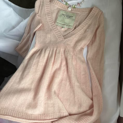 Pink Abercrombie And Fitch, Abercrombie And Fitch Outfits, Outfit App, Abercrombie Babydoll, Slavic Doll, Depop Clothes, 2000s Abercrombie, Babydoll Sweater, Feeling Silly