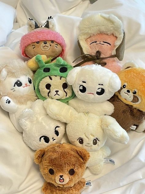 #StuffedAnimals #Plushies #Aesthetic #Pinterest Kpop Doll Aesthetic, Seventeen Plushies, Cheetah Lee, Plushies Aesthetic, Doll Plushies, Pop Toys, Cute Plushies, Nct Yuta, Dream Doll