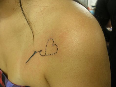 Cute little tattoo Heart Tattoo On Shoulder, Types Of Hobbies, Craft Tattoo, Sewing Tattoos, Grandma Tattoos, Tattoo On Shoulder, Tattoo T, Mom Tattoo Designs, Sewing Crochet