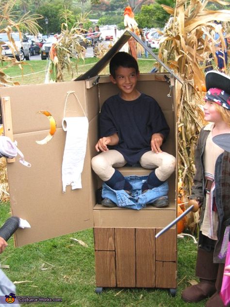 Porta Potty - Homemade costumes for boys Porta Potty, Clever Halloween, Clever Halloween Costumes, Homemade Costume, Homemade Costumes, Halloween Costume Contest, Halloween Contest, Mens Halloween Costumes, Cute Halloween Costumes