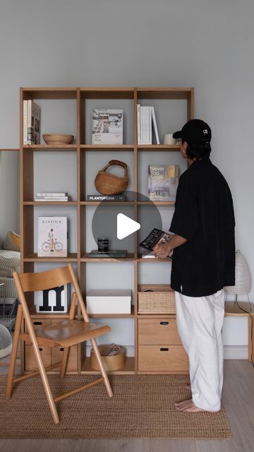 Saharat Detuppkarn on Instagram: "Refresh your space by rotating your bookshelf from horizontal to vertical.
.
Discover how this simple change can transform your room!
#thewtypohome
." Instagram Refresh, Bookshelves, Shelves, Canning, On Instagram, Instagram