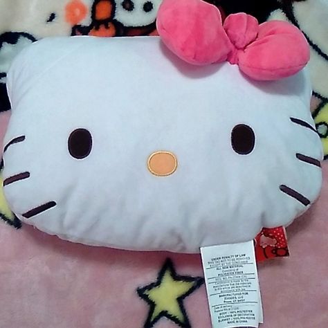 Mini hello kitty pillow Hello Kitty Pillow Case, Kitty Room Ideas, Hello Kitty Room Ideas, Sanrio Pillow, Apartment Wardrobe, Scene Hello Kitty, Spiderman Hello Kitty, Mini Hello Kitty, Kitty Pillow