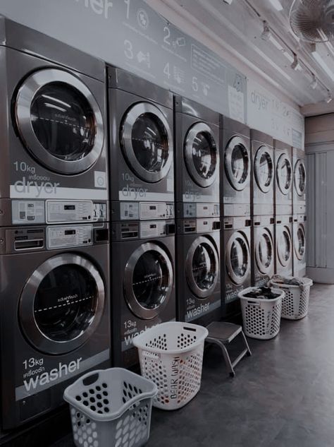 Clean Laundry Room, Aesthetic Laundry, Laundry Room Organization Diy, Laundromat Business, Room Organizers, Laundry Room Decorating, Organization Laundry, Self Service Laundry, Laundry Business