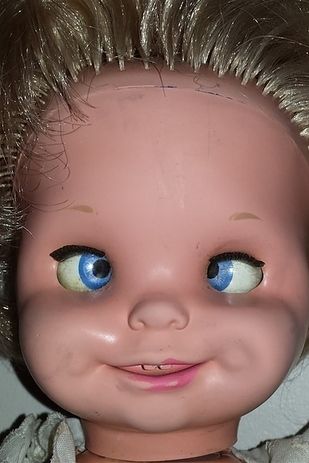 Making Faces Saucy Doll | 11 (Unintentionally) Scary Vintage Dolls That Will Make Your Skin Crawl Scary Baby Dolls, Rushton Toys, Creepy Toys, Creepy Smile, Creepy Faces, Brat Doll, Ugly Dolls, Haunted Dolls, Dark Purple Aesthetic