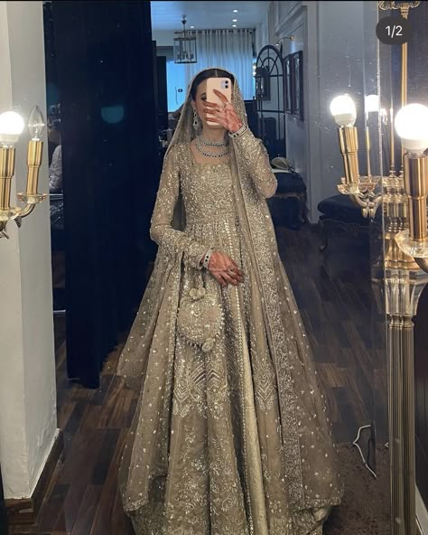 Wedding Dresses Nikkah, Walima Dresses For Bride, Nikkah Bride Pakistan, Islamic Nikkah Outfit, Valima Bridal Dress Pakistan, Simple Nikkah Outfit, Nikkah Dress Muslim, Walima Bridal Dress, Desi Bridal Dresses