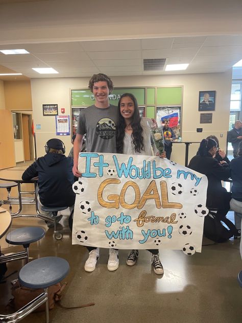 Soccer Promposal For Him, Soccer Hoco Proposals Ideas, Soccer Hoco Proposals, Creative Prom Proposal Ideas, Cute Hoco Proposals, Cute Promposals, Football Fundraiser, Homecoming Signs, Prom Proposals