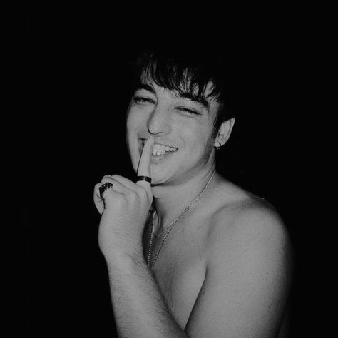 Funny Joji Pictures, Joji Black And White, Joji Miller, George Miller, Anime Shadow, I Have A Crush, Break Dance, Boy Hairstyles, My Favorite Music