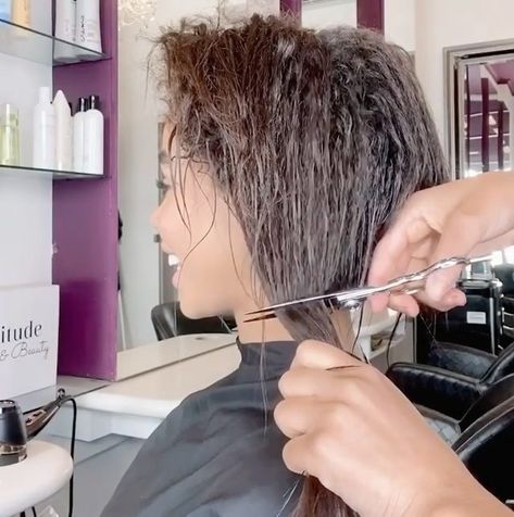 VoiceOfHair ®️ on Instagram: “Have you been hiding behind your straight ends 👀 ⠀⠀⠀⠀⠀⠀⠀⠀⠀ Just cut it😍 We love this awesome BIG CHOP transformation on @ashparaskevas✂️…” Extended Ponytail, Quick Weave, Big Chop, Silk Press, 4c Hairstyles, Dream Hair, Cut It, Delaware, Clip Ins