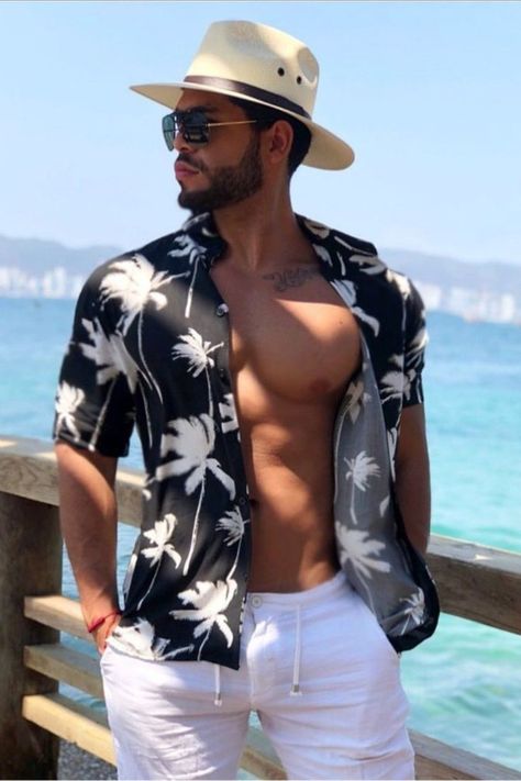 Boys Beach Outfits, Husband Fashion, Vacation Outfits Men, Beach Outfit Men, Great Man, Mens Summer Outfits, Spring Outfits Men, Mens Casual Outfits Summer, Men Photoshoot