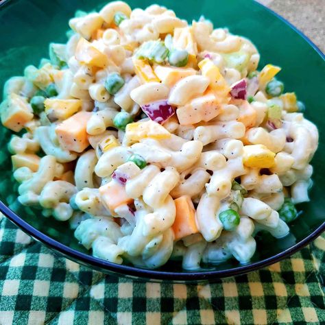 Cheddar Macaroni Salad Recipe, Cheddar Macaroni Salad, Fancy Pasta, Mac Salad Recipe, Creamy Macaroni Salad, Classic Macaroni Salad, Creamy Vegan Pasta, Vegan Pasta Salad, Best Macaroni Salad