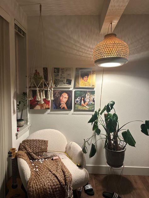 Emma Chamberlain Room, Emma Chamberlain