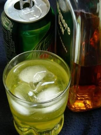 Make and share this Irish Redhead recipe from Food.com. Irish Drinks Cocktails, Green Alcoholic Drinks, Mixed Drink Recipes, Irish Redhead, Irish Drinks, Quick Fat Loss, St Patricks Day Food, Code Red, Mixed Drinks Recipes