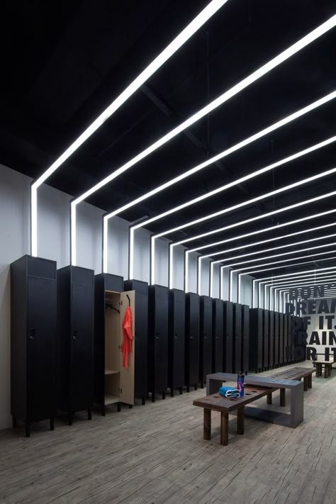 The Nike Studio Design  by Coordination Asia | Shop interiors Hype Office, Futuristic Gym, Gym Interiors, Az Cardinals, Gym Lighting, Gym Design Interior, Gym Setup, Basement Gym, Gym Lockers