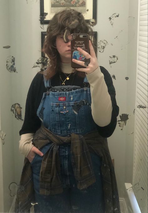 Overalls Midsize, Midsize Overalls, Crowcore Fashion, High School Fashion, Estilo Hippy, Earthy Style, Overall Outfit, Overalls Outfit, Midsize Fashion