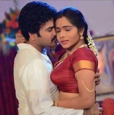 Shreya Saran Hot, Romantic Couple Kissing, Hot Poses, Actor Picture, Cute Couples Hugging, Bollywood Girls, Actress Pics, Indian Actress Hot Pics, Beautiful Smile Women