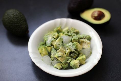 Filipino Style Avocado and Milk in Ice - In where I lived in the Philippines even though we are in the metropolis area most of our and neighbours backyard have fruit bearing trees where you can just pick it up and have it for a snack. These trees are mangoes, jackfruit, cotton fruit (santol), muntingia (aratilis), coconuts, soursop... Filipino Fruit Salad, Avocado Recipes Dessert, Mango Jelly, Filipino Dessert, Avocado Dessert, Filipino Style, Ice Milk, Filipino Desserts, Fruit Jelly